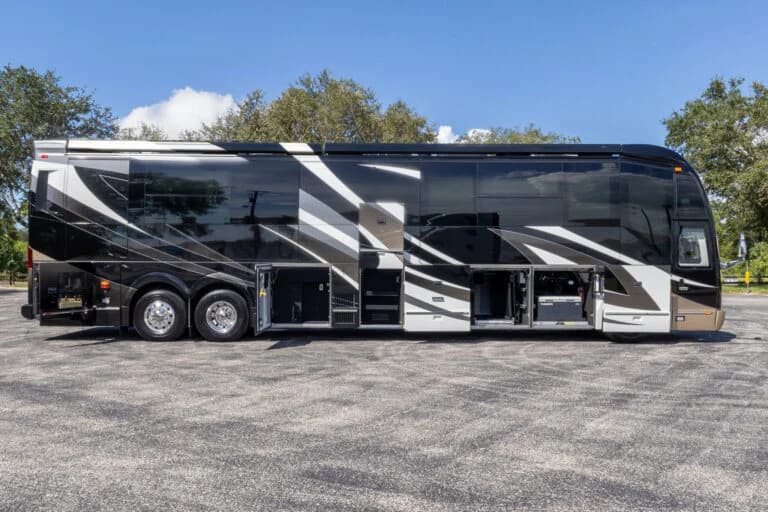 2021 Prevost Emerald H3-45 Motorcoach - Image 20