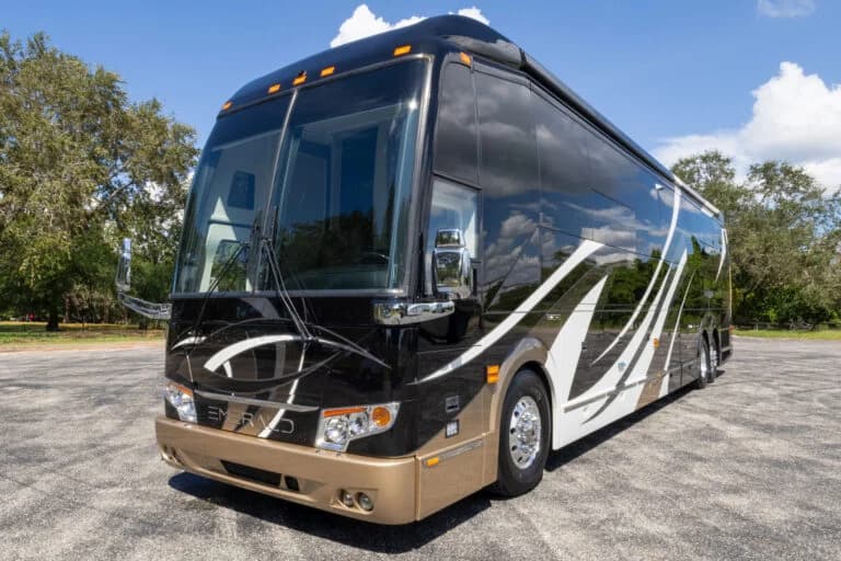 2021 Prevost Emerald H3-45 Motorcoach - Image 4