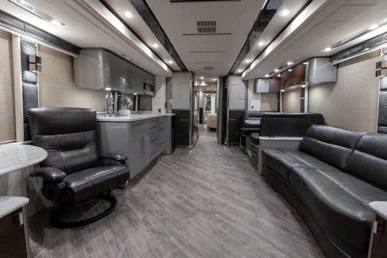 2021 Prevost Emerald H3-45 Motorcoach - Image 7