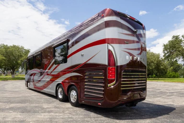 2017 Newell P50 Motorcoach - Image 3