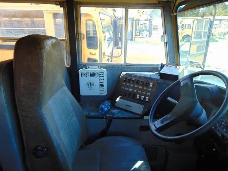 1990 International AmTran School Bus - Image 6