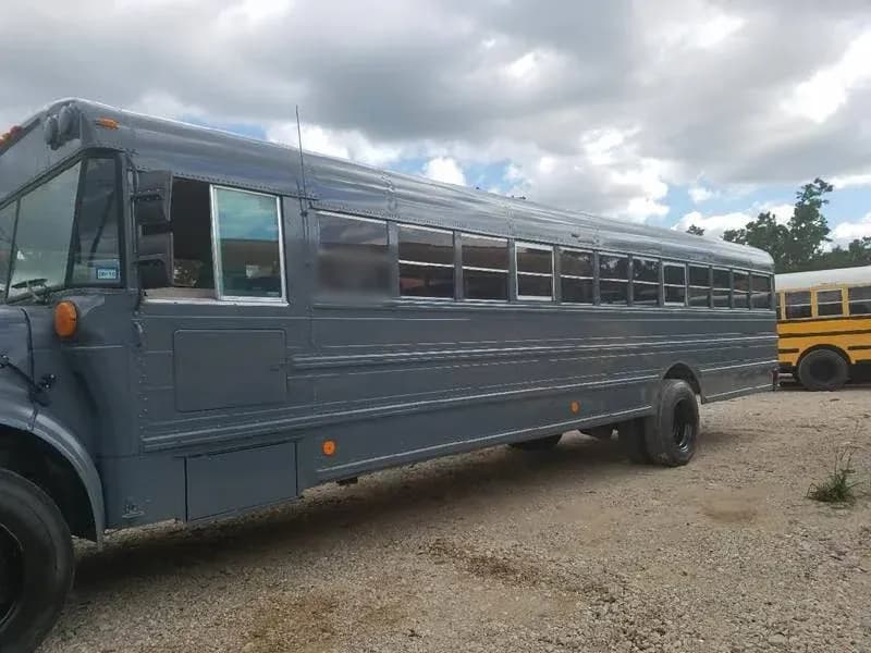 2002 International AmTran Activity Bus - Image 2