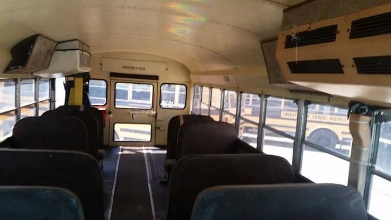 1990 International AmTran School Bus - Image 4