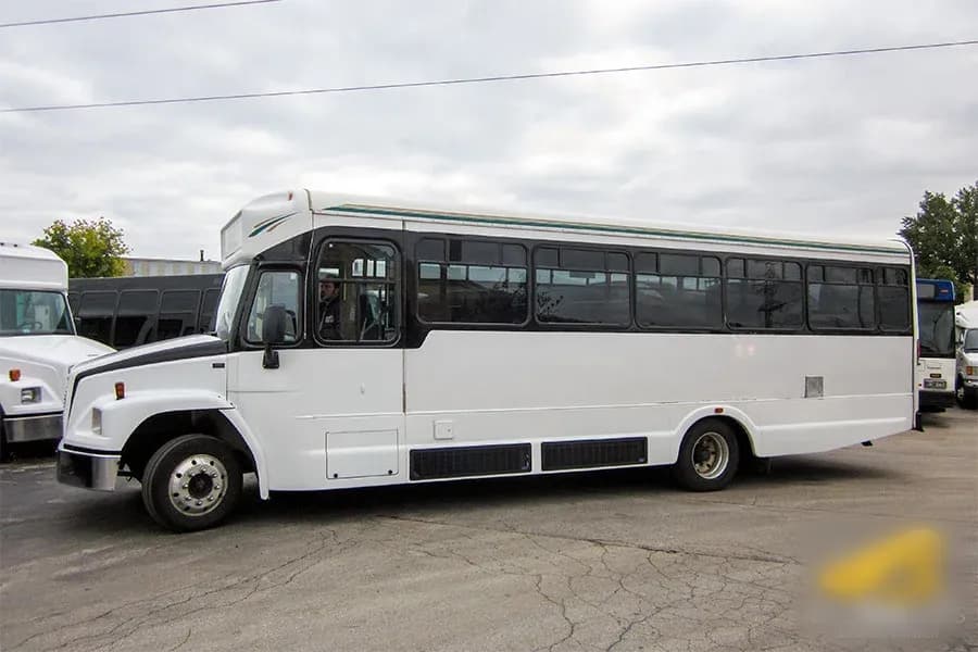 2002 Glaval Concorde II Shuttle Bus - Image 3