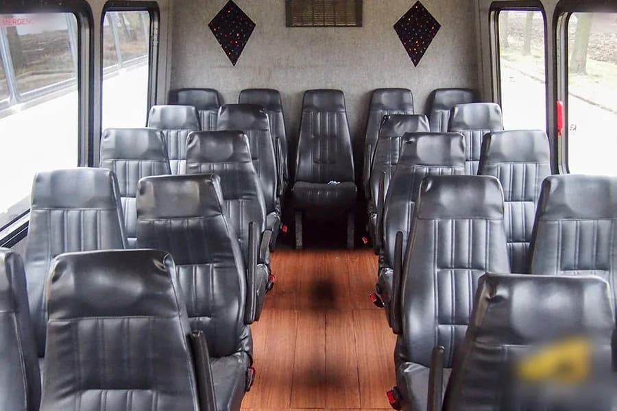 2008 Ameritrans M2 Shuttle Bus - Image 10