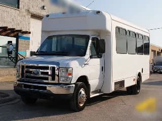2013 Glaval Universal E450 bus