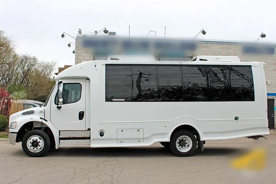 2018 Freigthliner S2C Turtle Top Shuttle Bus - Image 3