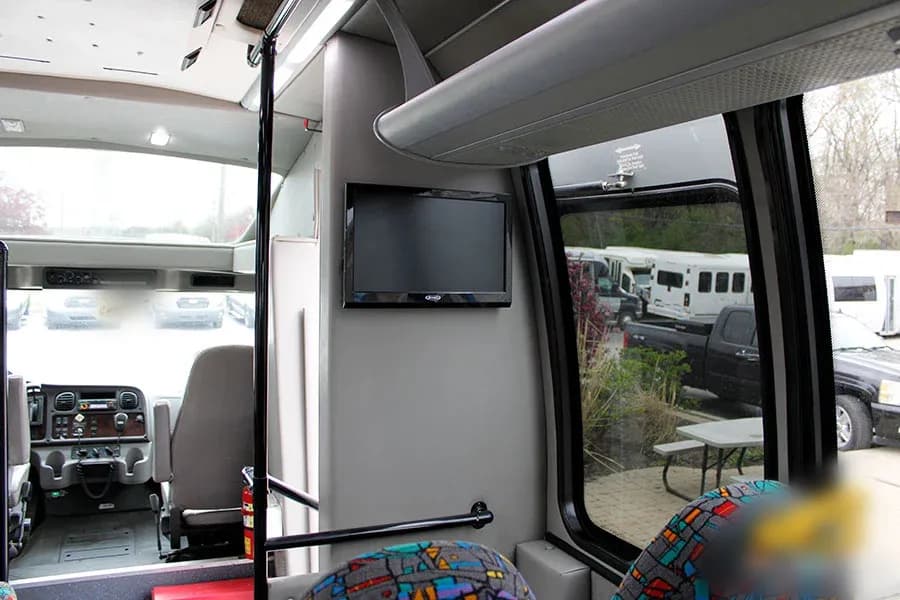 2018 Freigthliner S2C Turtle Top Shuttle Bus - Image 5
