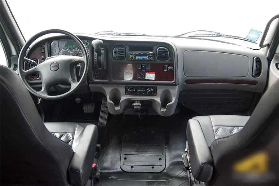 2019 Freightliner KSIR M2-400 Shuttle Bus - Image 3