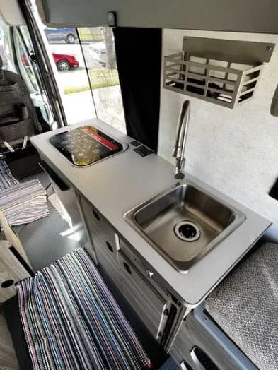 2022 Winnebago Solis 4P Mini RV - Image 4