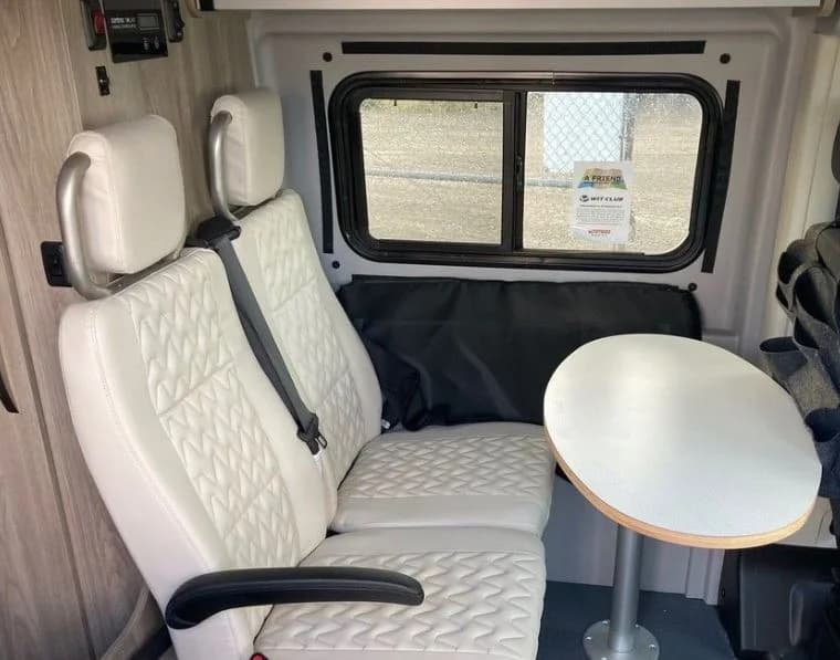 2022 Winnebago Solis 4P Mini RV - Image 6