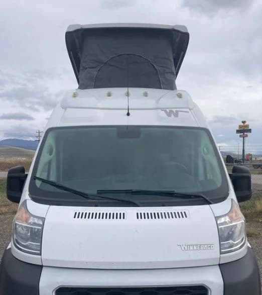 2022 Winnebago Solis 4P Mini RV - Image 9