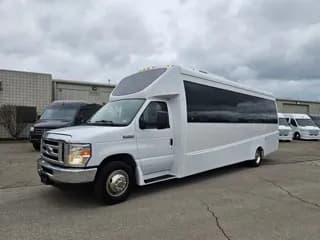 2018 Ford E450 bus