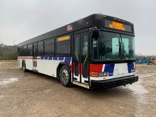 2000 Gillig G18D102N4 bus