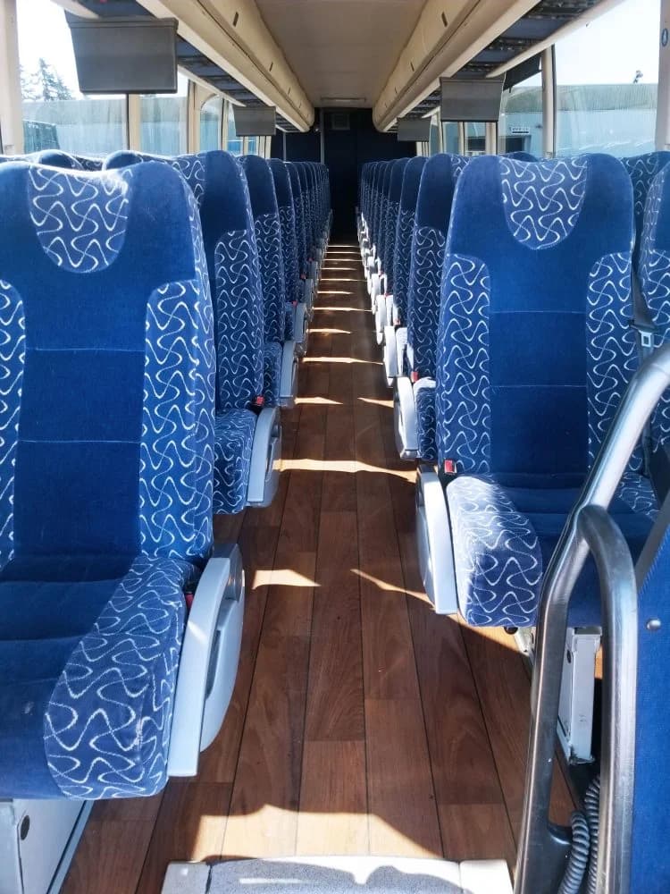 2011 Prevost H3-45 Coach Bus - Image 5