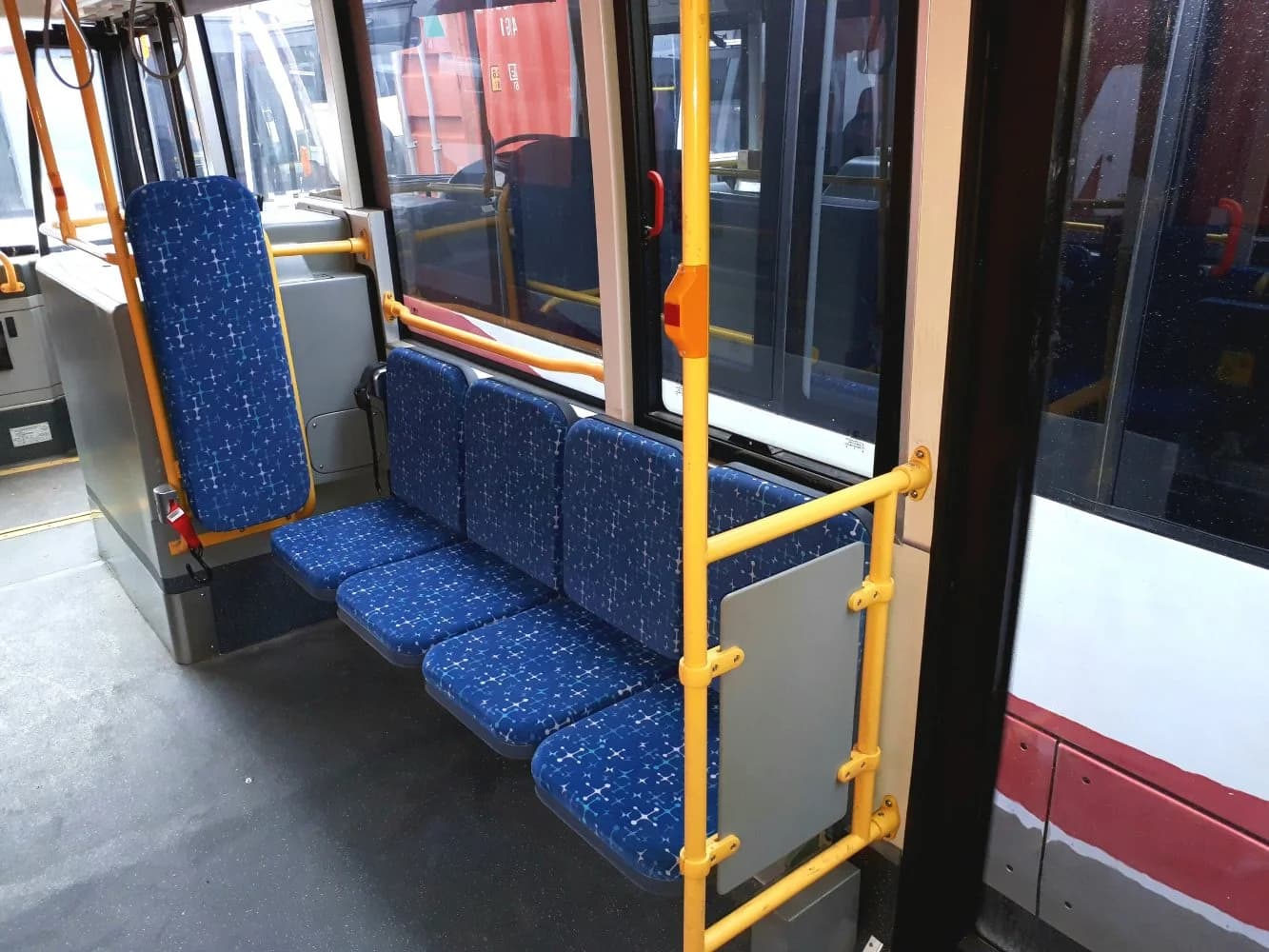 2016 Vicinity Low Floor Transit Bus - Image 4