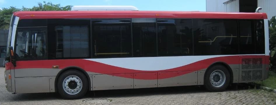 2016 Vicinity Low Floor Transit Bus - Image 2