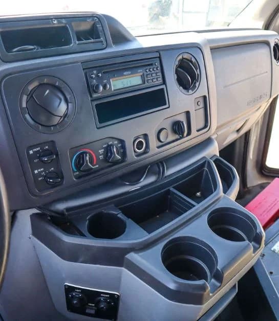 2012 Ford E350 Shuttle Bus - Image 5