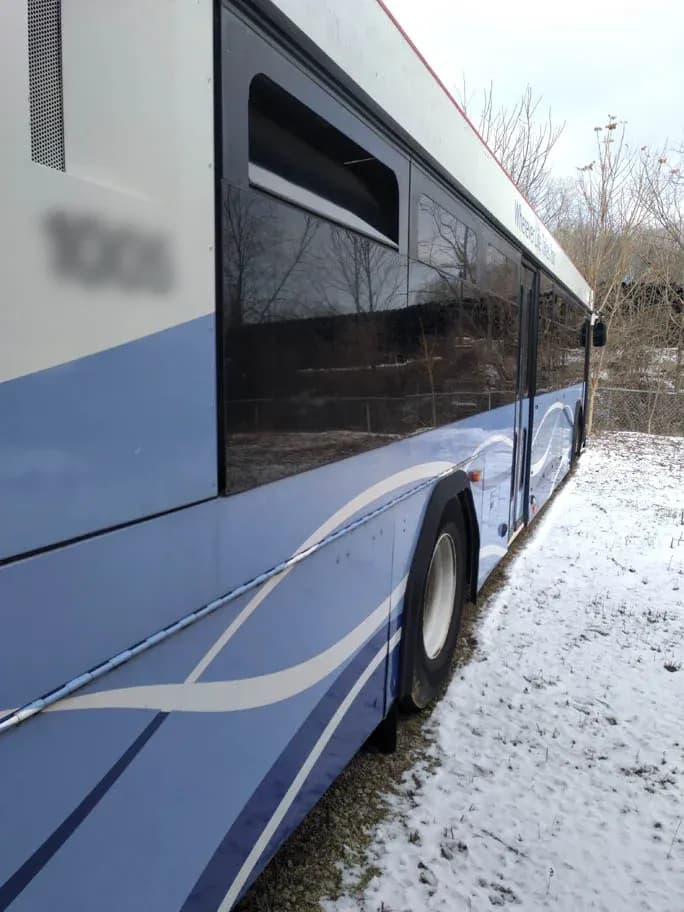 2008 Gillig Low Floor Transit Bus - Image 2