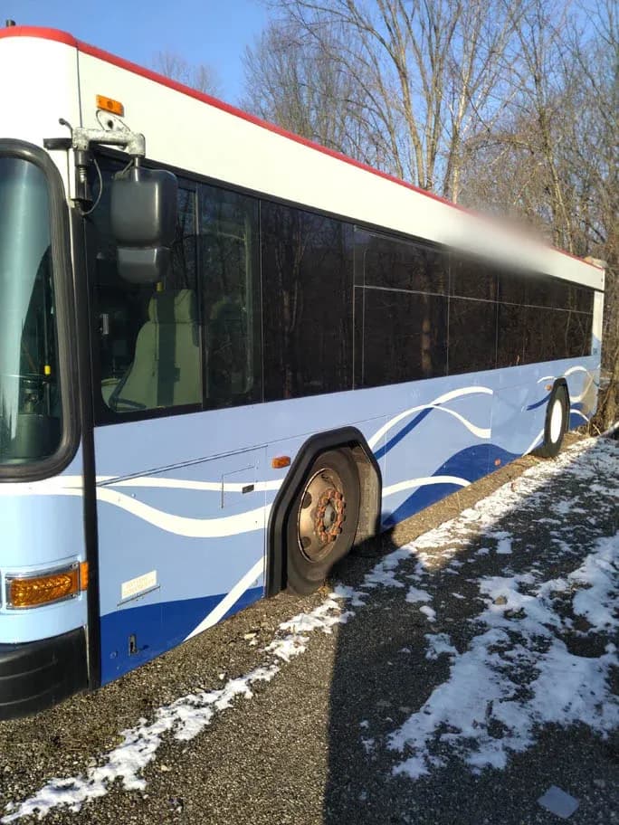 2009 Gillig 35 ft Low Floor Transit Bus - Image 2