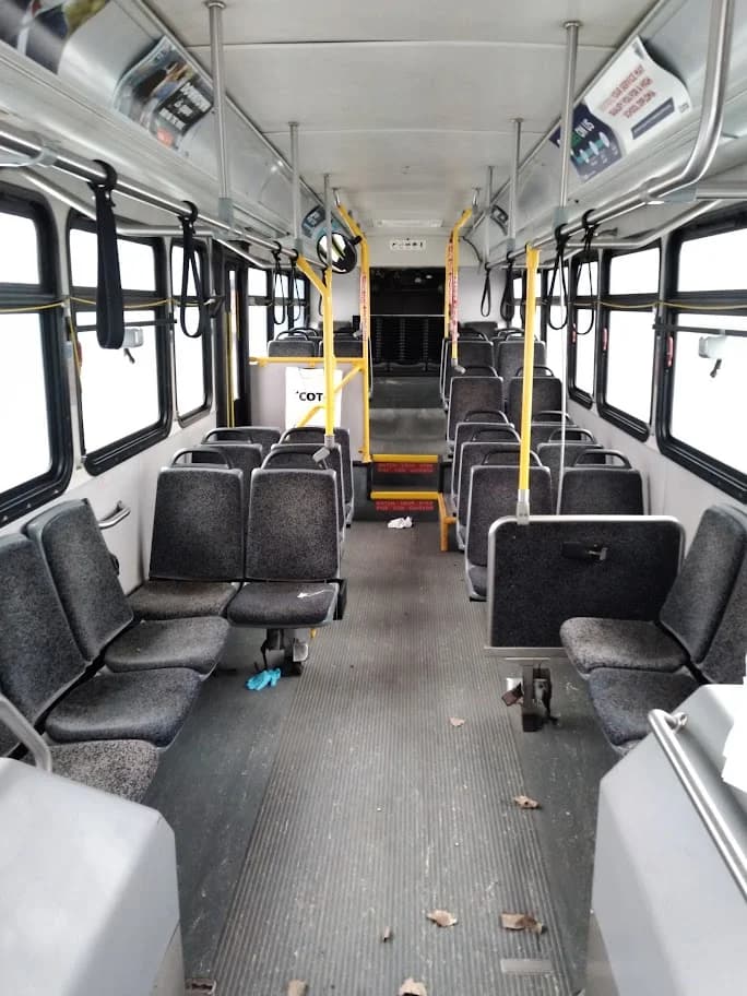 2010 Gillig 40 ft Hybrid Low Floor Transit Bus - Image 3