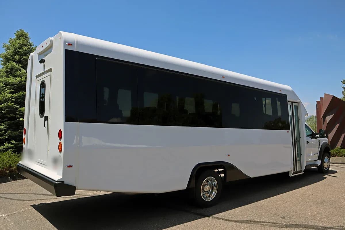 2022 Diamond VIP 3500 Shuttle Bus - Image 3