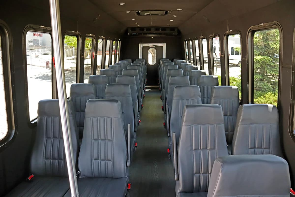 2022 Diamond VIP 3500 Shuttle Bus - Image 6