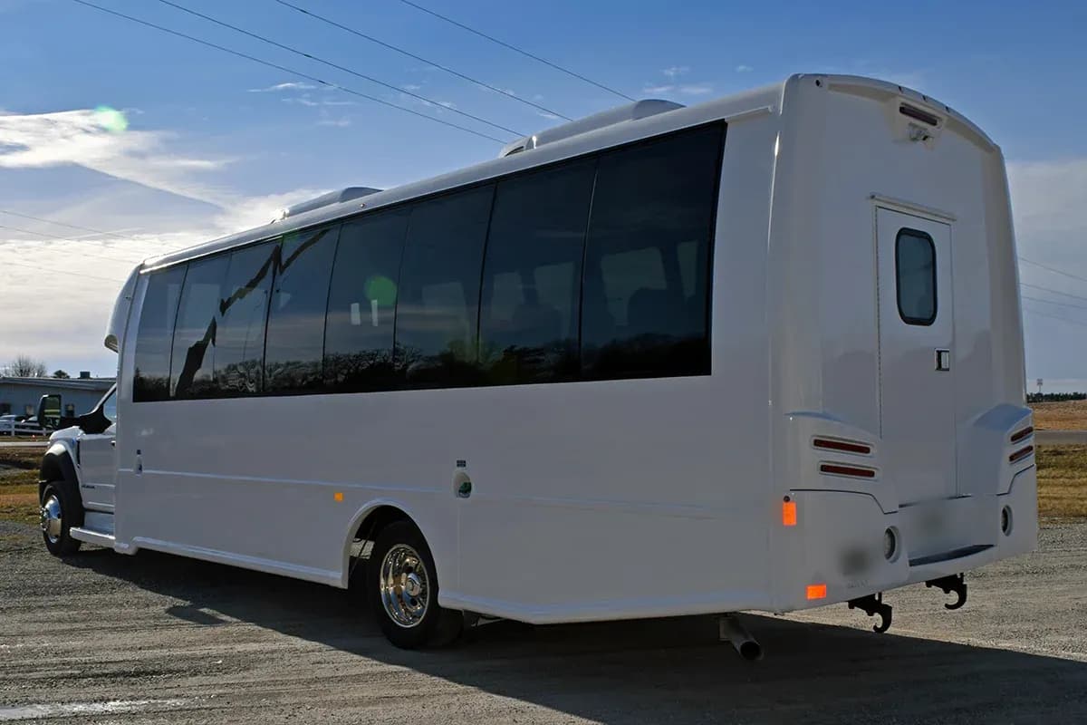 2022 Ford F550 Turtle Top Shuttle Bus - Image 3