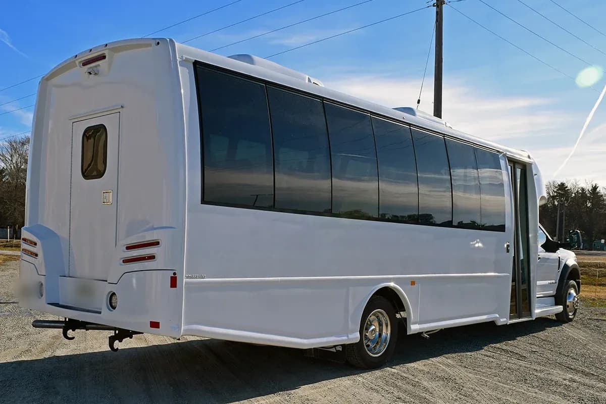 2022 Ford F550 Turtle Top Shuttle Bus - Image 4