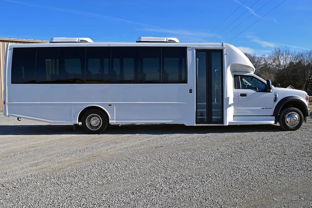 2022 Ford F550 Turtle Top Shuttle Bus - Image 5