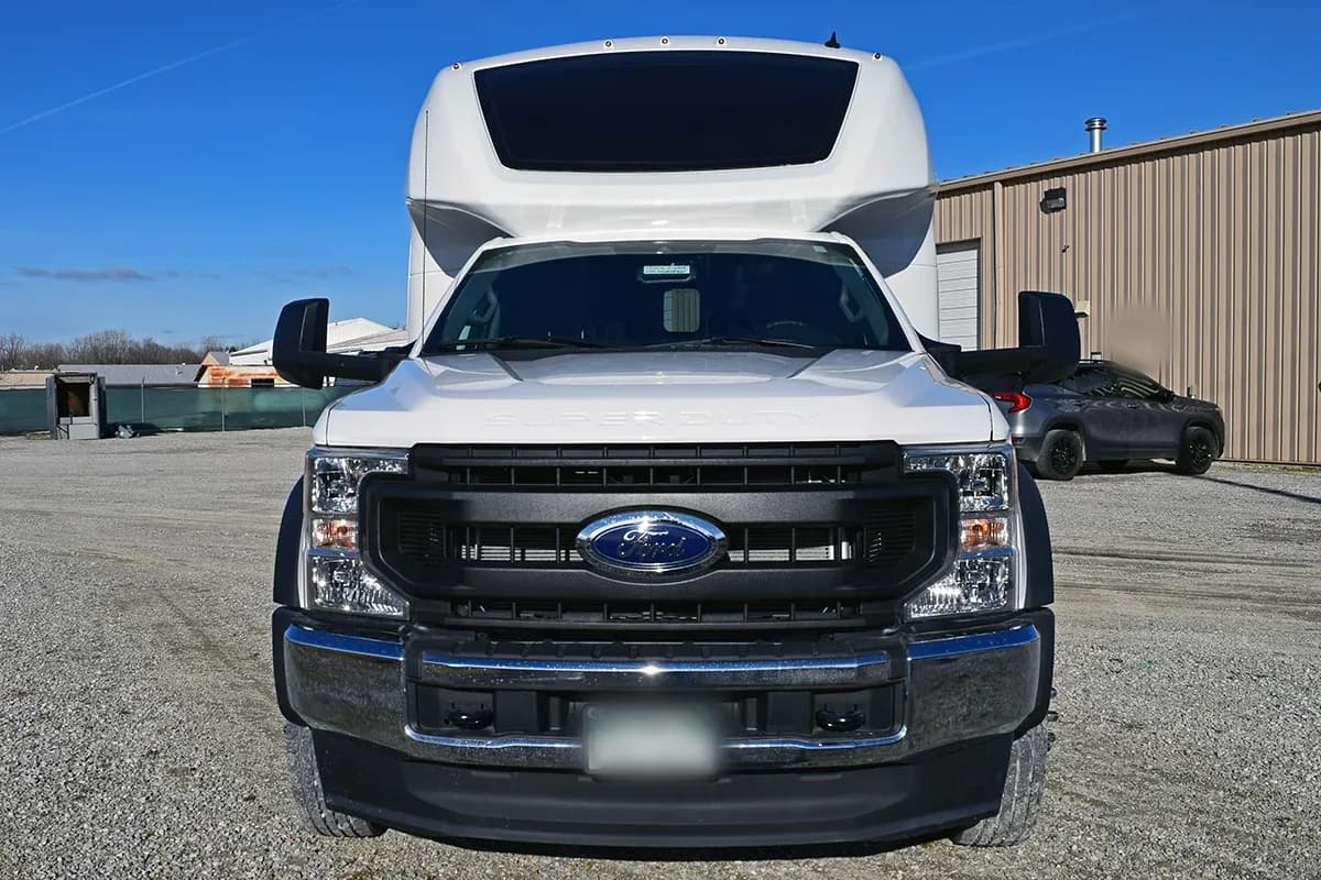 2022 Ford F550 Turtle Top Shuttle Bus - Image 6