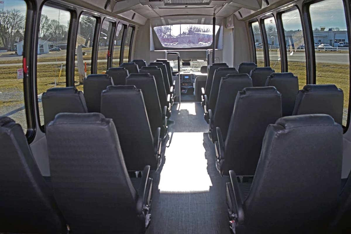 2022 Ford F550 Turtle Top Shuttle Bus - Image 8