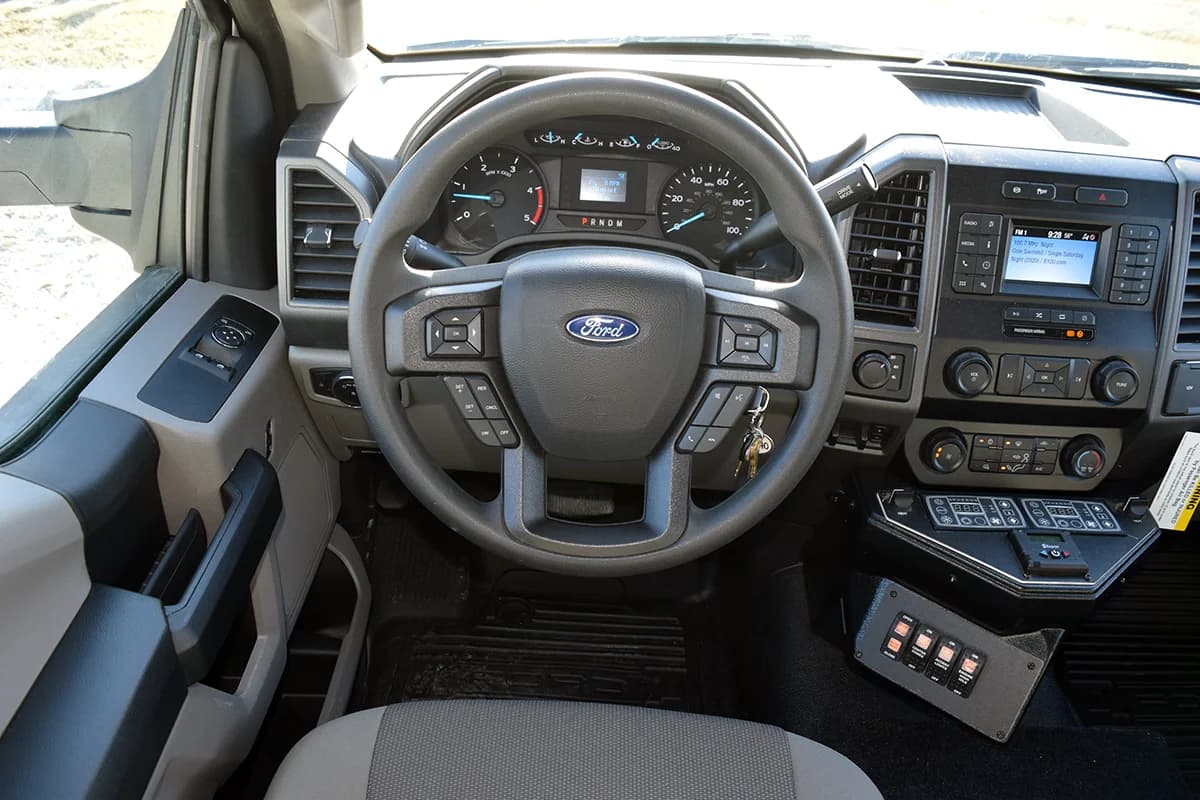 2022 Ford F550 Turtle Top Shuttle Bus - Image 9