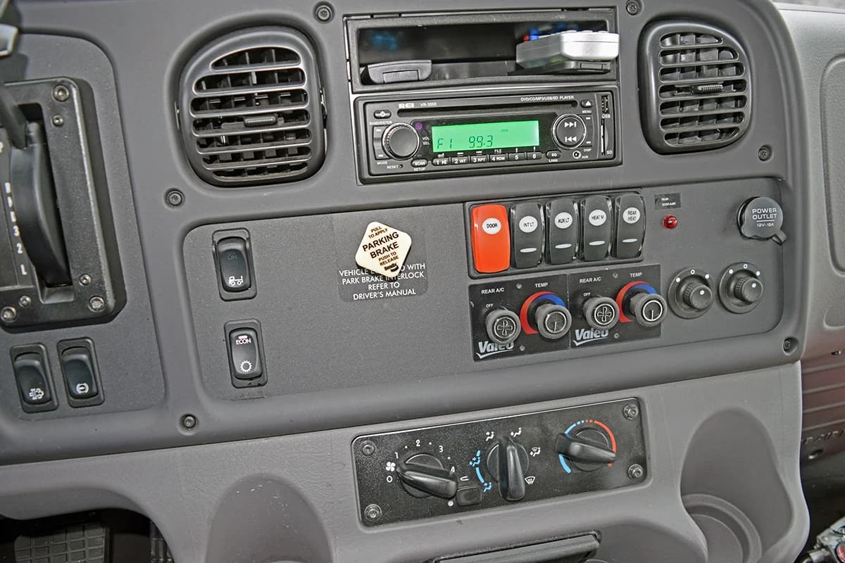2020 Freightliner S2C Shuttle Bus - Image 8
