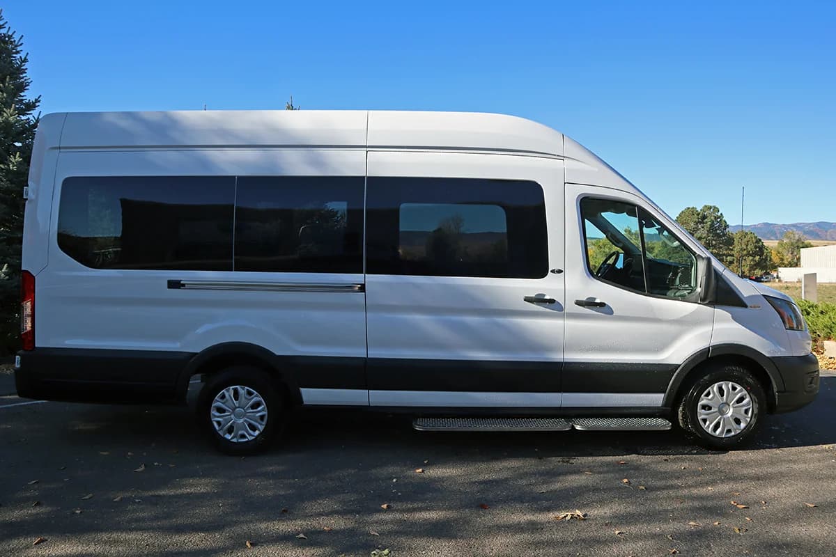 2022 Ford E-Transit Passenger Van - Image 3