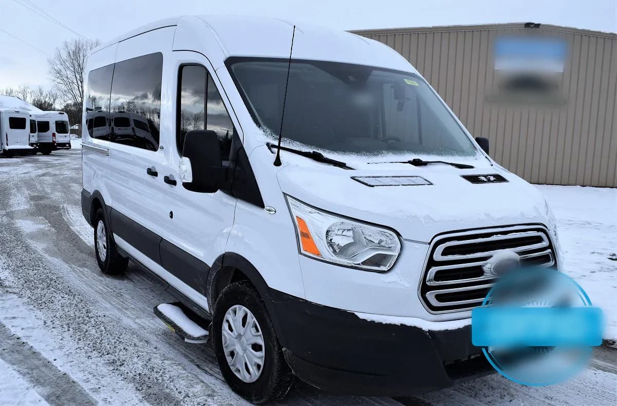 2015 Ford T150 Passenger Van - Image 5