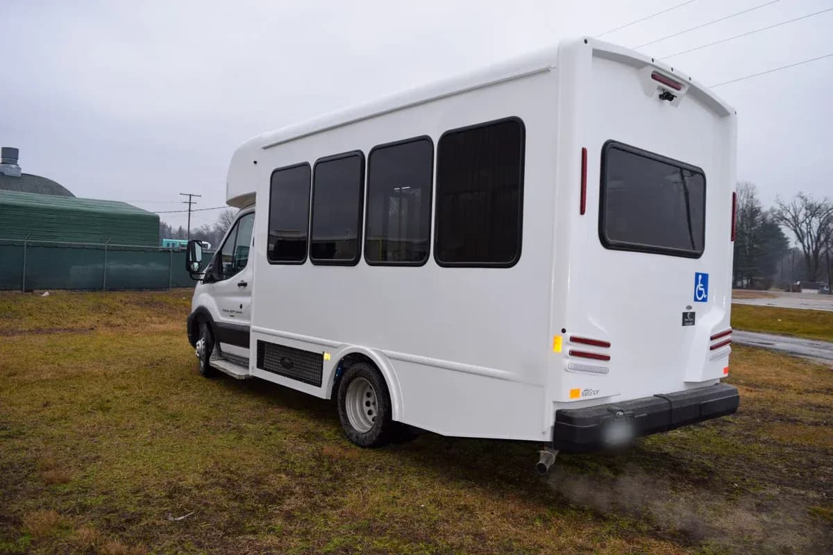 2025 Ford T350 Cutaway Turtle Top Shuttle Bus - Image 3