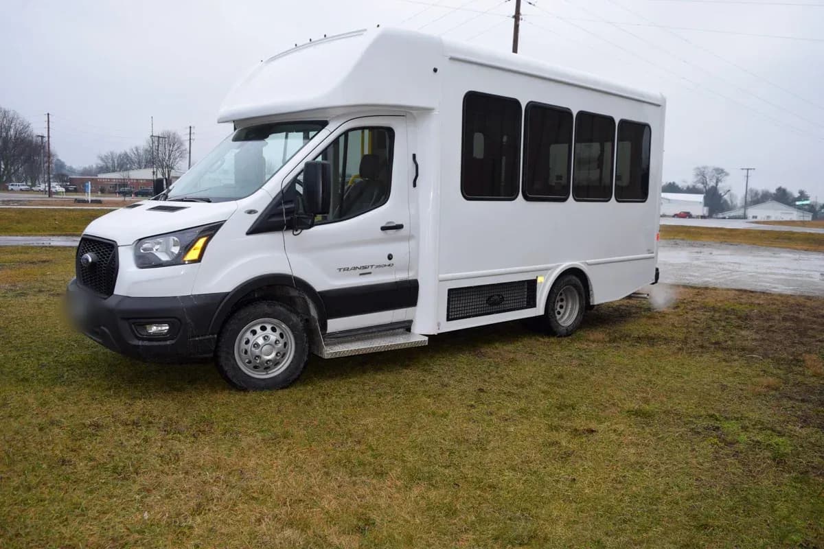 2025 Ford T350 Cutaway Turtle Top Shuttle Bus - Image 4