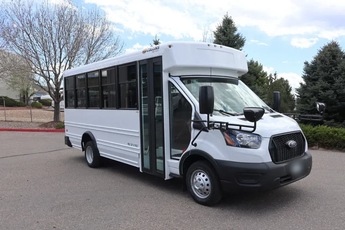 2013 Collins TH500 Shuttle Bus - Image 4