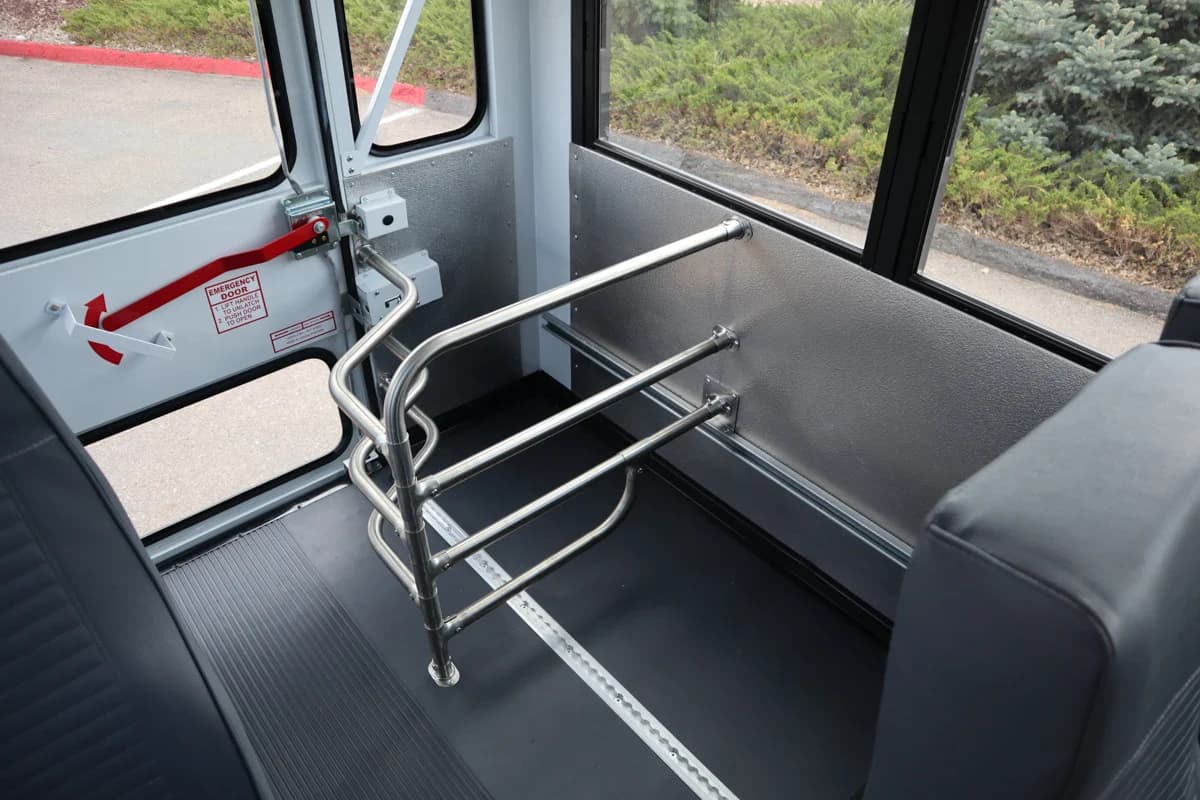 2013 Collins TH500 Shuttle Bus - Image 8