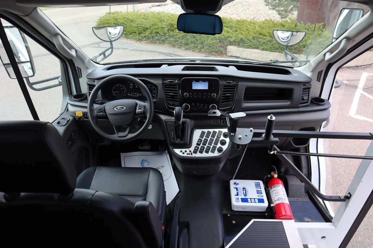 2013 Collins TH500 Shuttle Bus - Image 9