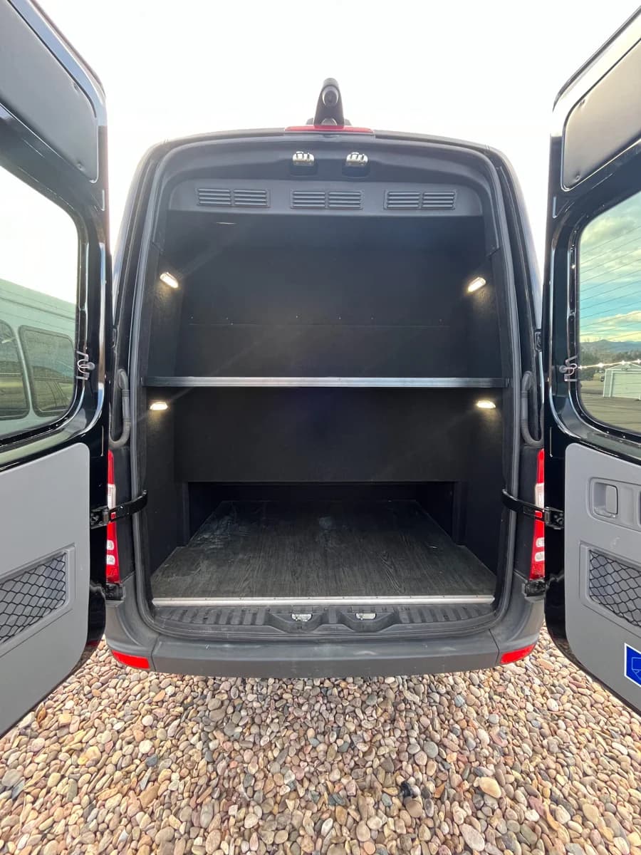 2017 Mercedes Benz LA West Shuttle Bus - Image 4