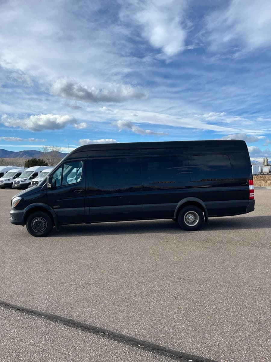 2017 Mercedes Benz LA West Shuttle Bus - Image 6