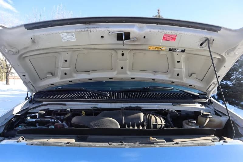 2010 Ford E350 Passenger Van - Image 6