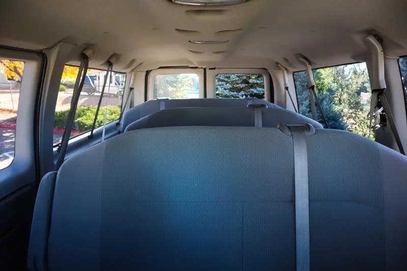 2010 Ford E350 Passenger Van - Image 8