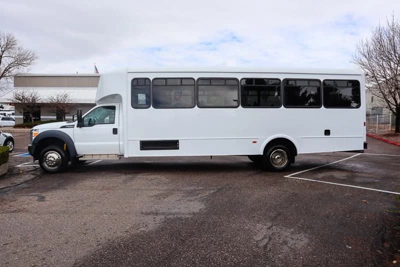 2015 Glaval Concorde II Shuttle Bus - Image 2