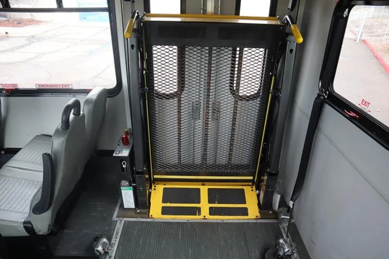 2015 Glaval Concorde II Shuttle Bus - Image 10