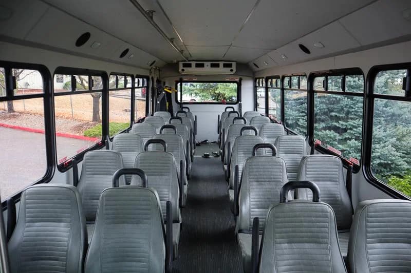 2015 Glaval Concorde II Shuttle Bus - Image 9