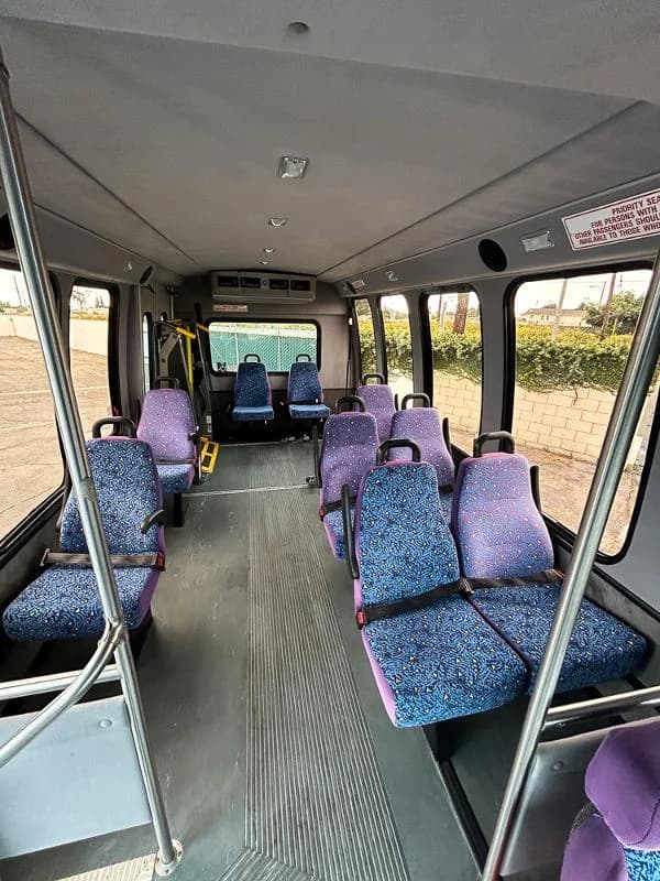 2008 Ford Odyssey Turtle Top Shuttle Bus - Image 7