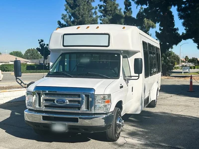 2013 Ford E450 Shuttle Bus - Image 1